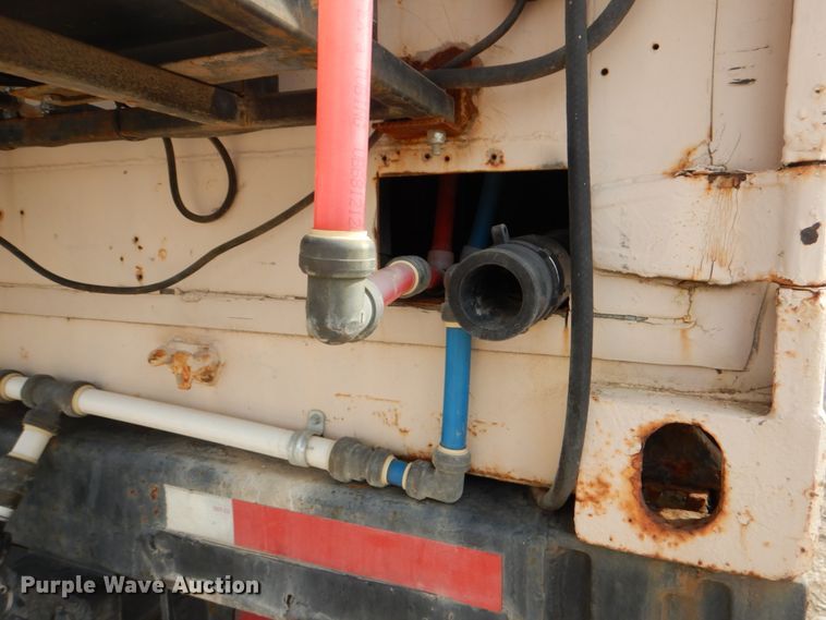 image for item DJ0758 1990 Miller shower trailer