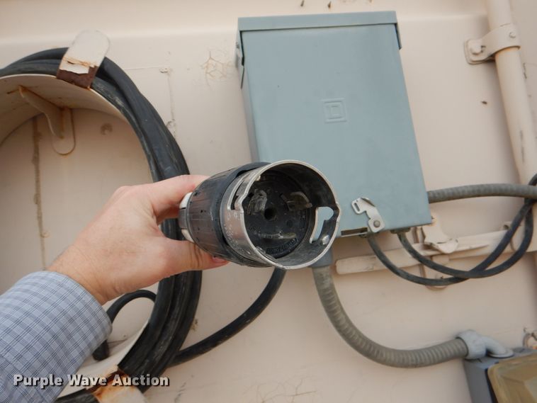 image for item DJ0758 1990 Miller shower trailer