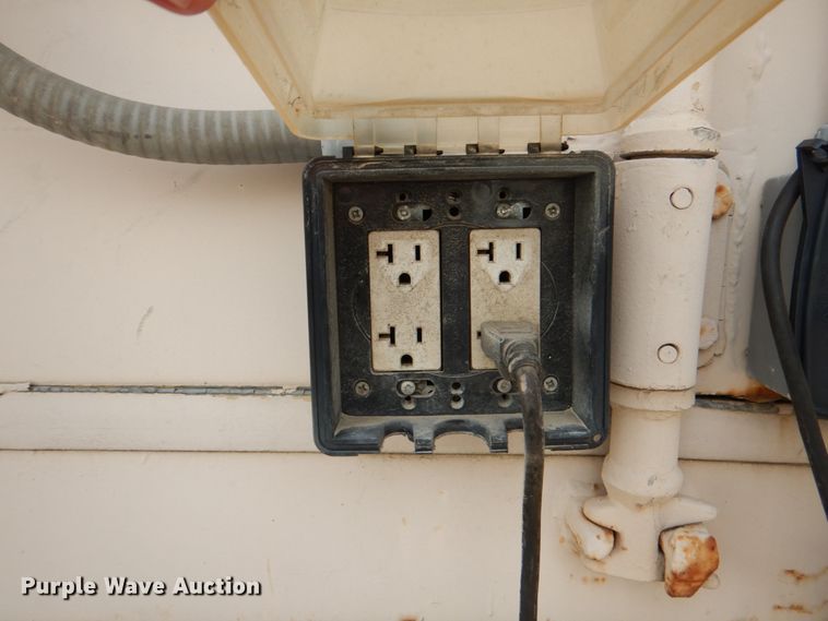 image for item DJ0758 1990 Miller shower trailer