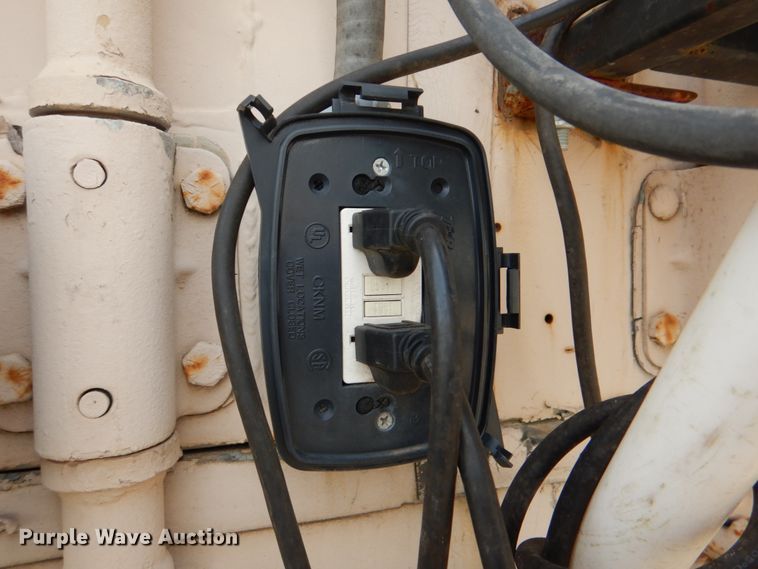 image for item DJ0758 1990 Miller shower trailer