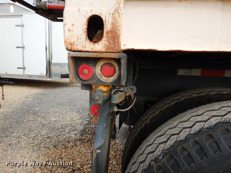 image for item DJ0758 1990 Miller shower trailer