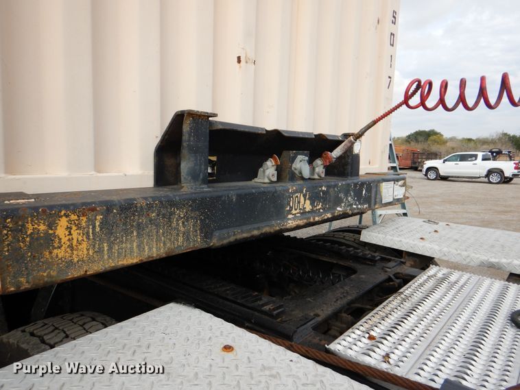 image for item DJ0758 1990 Miller shower trailer