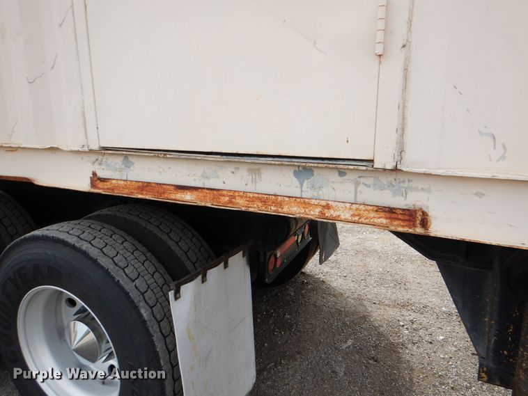 image for item DJ0758 1990 Miller shower trailer