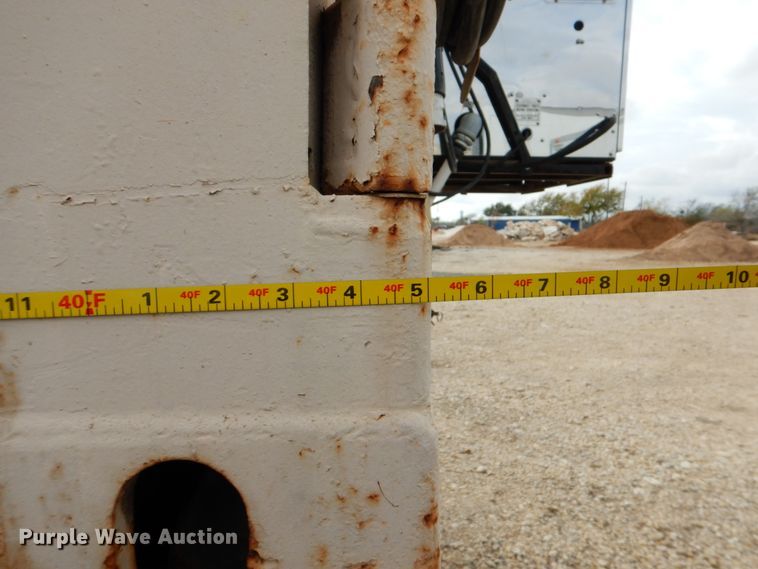 image for item DJ0758 1990 Miller shower trailer