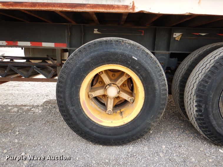 image for item DJ0758 1990 Miller shower trailer