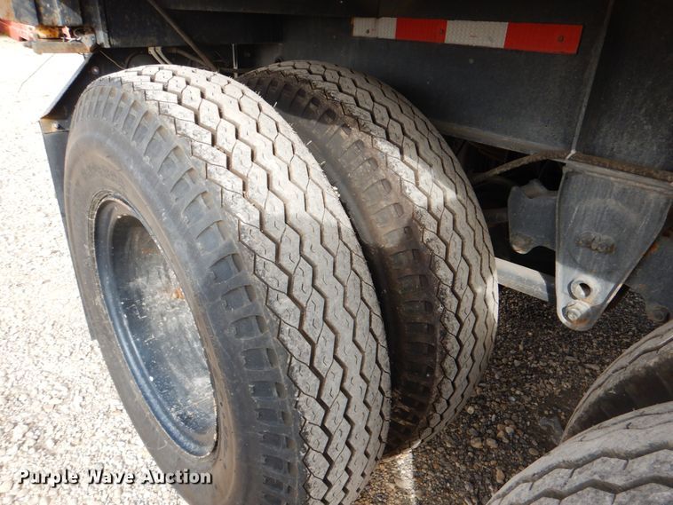 image for item DJ0758 1990 Miller shower trailer