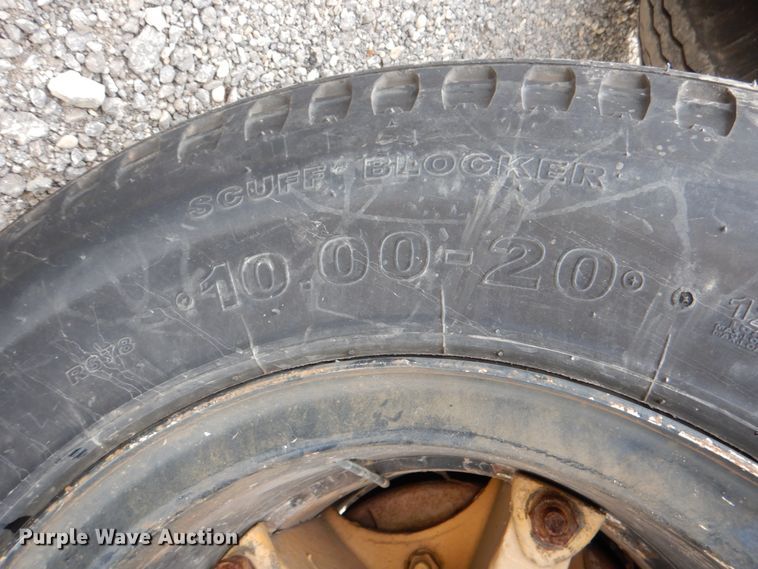 image for item DJ0758 1990 Miller shower trailer