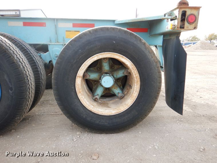 image for item DJ0759 2001 Mecox Sealand CH40GN container trailer