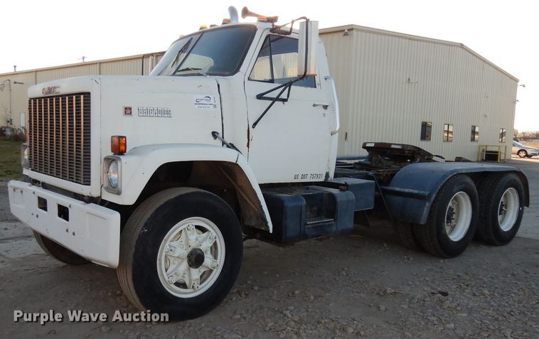 image for item DJ2752 1985 GMC Brigadier  semi truck