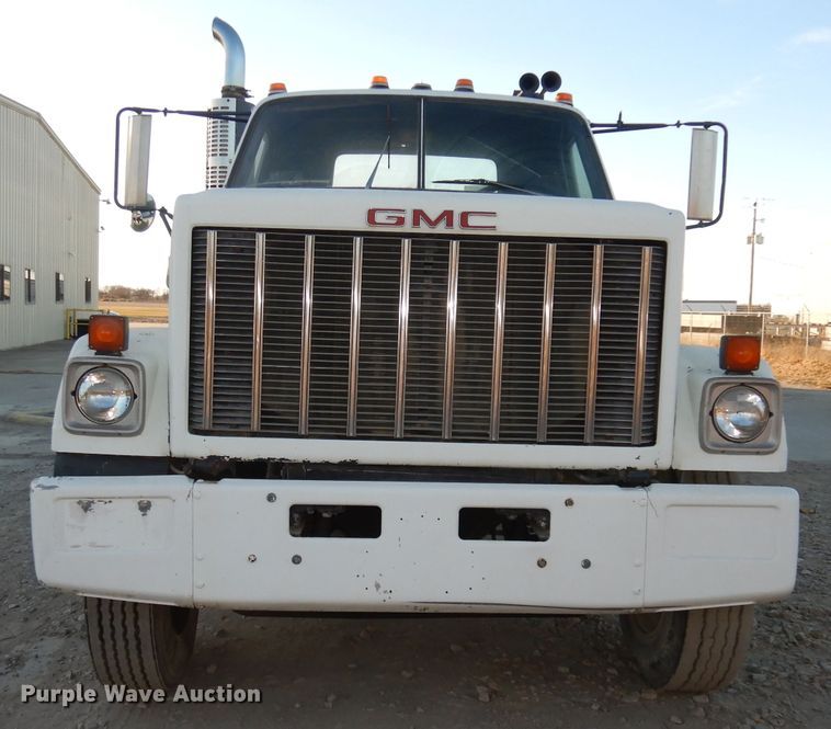 image for item DJ2752 1985 GMC Brigadier  semi truck