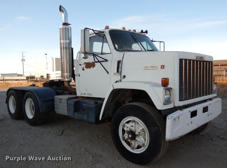 image for item DJ2752 1985 GMC Brigadier  semi truck