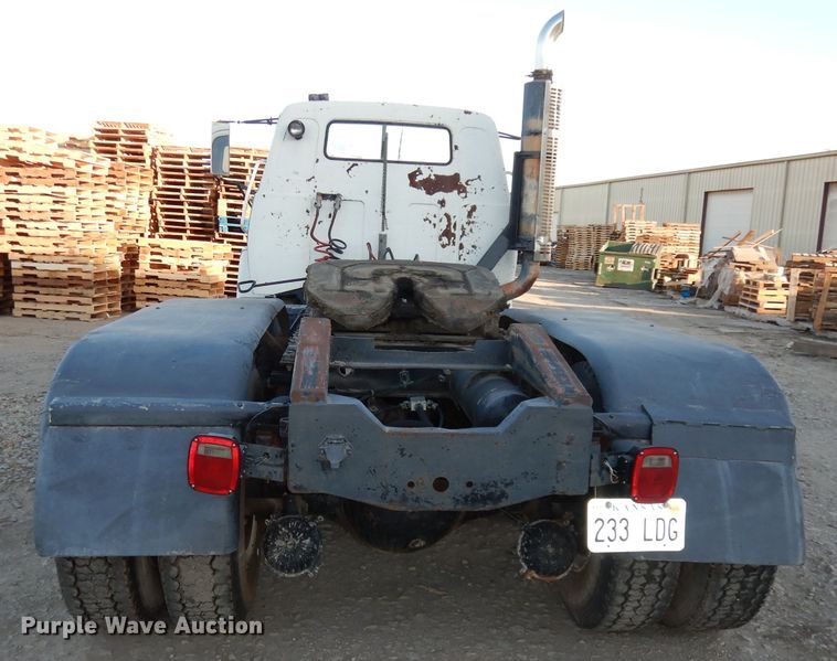 image for item DJ2752 1985 GMC Brigadier  semi truck