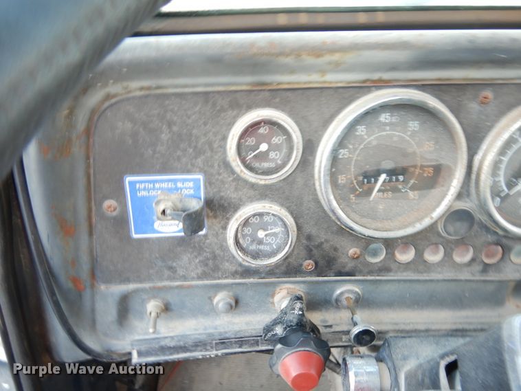 image for item DJ2752 1985 GMC Brigadier  semi truck