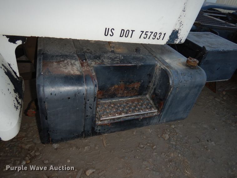 image for item DJ2752 1985 GMC Brigadier  semi truck