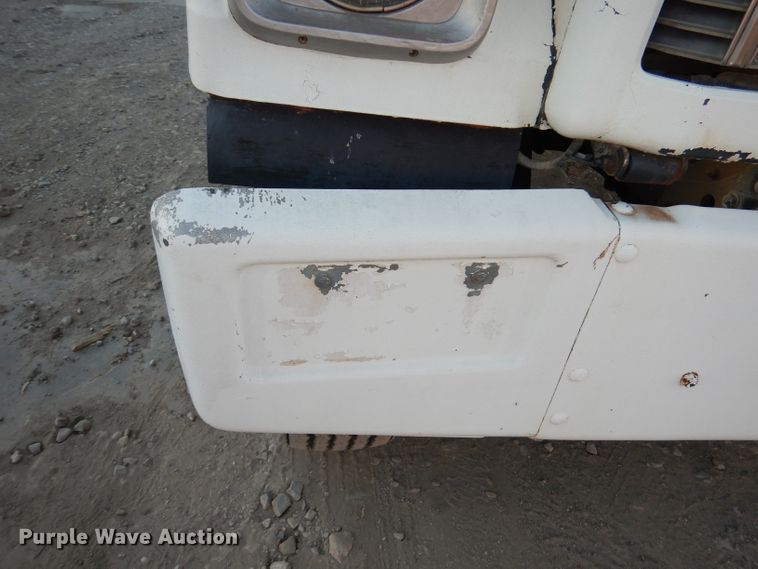 image for item DJ2752 1985 GMC Brigadier  semi truck