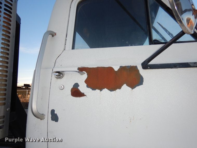 image for item DJ2752 1985 GMC Brigadier  semi truck