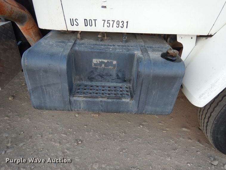 image for item DJ2752 1985 GMC Brigadier  semi truck