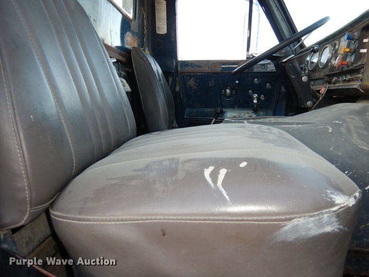 image for item DJ2752 1985 GMC Brigadier  semi truck