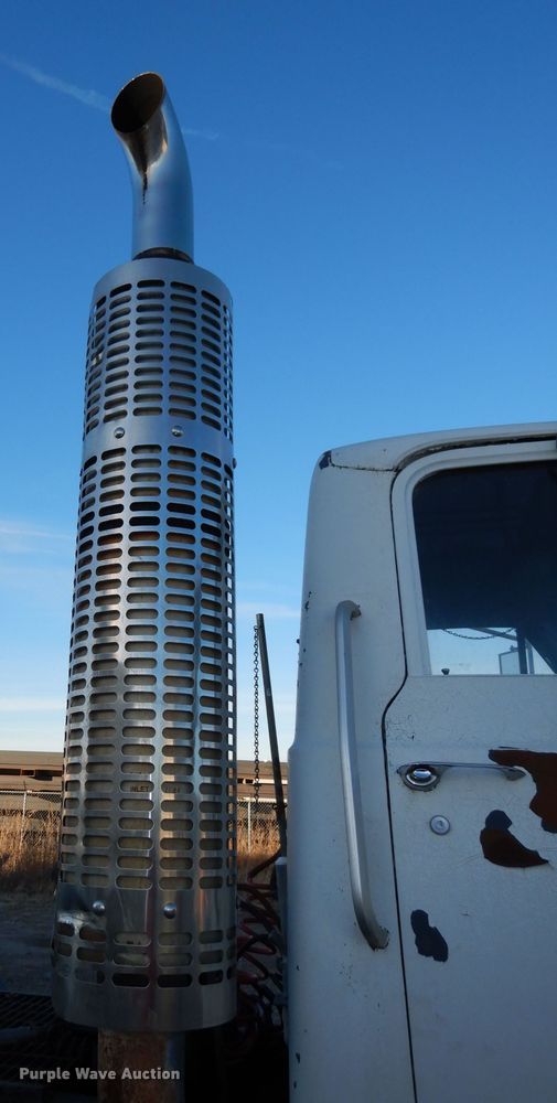 image for item DJ2752 1985 GMC Brigadier  semi truck