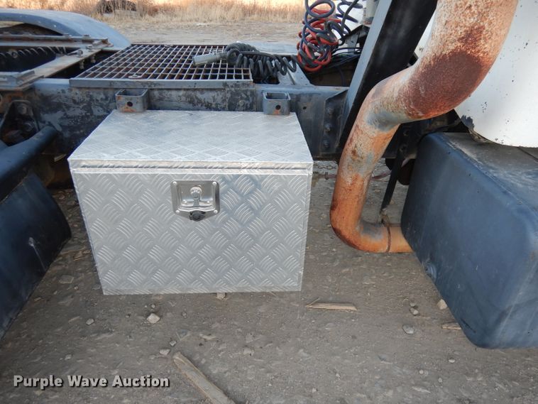 image for item DJ2752 1985 GMC Brigadier  semi truck