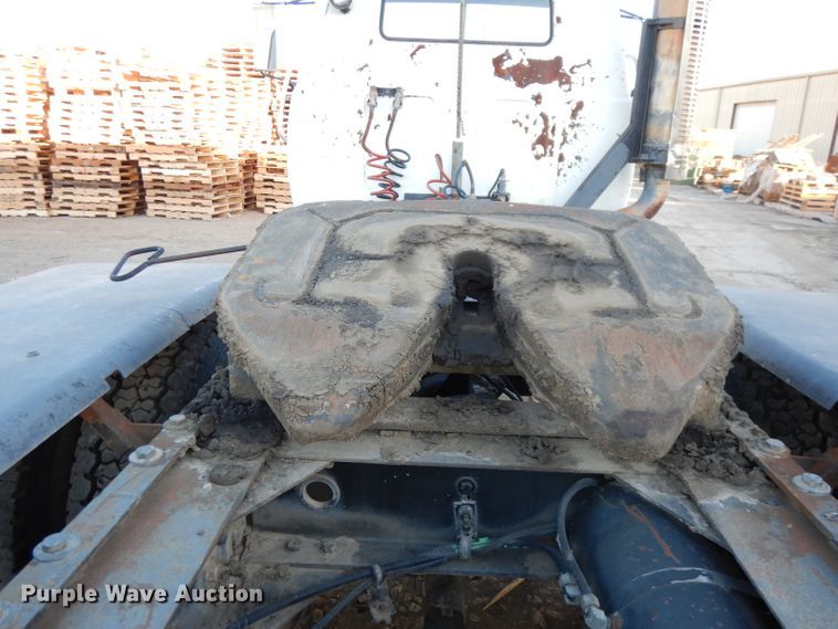 image for item DJ2752 1985 GMC Brigadier  semi truck