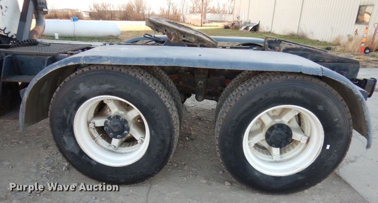 image for item DJ2752 1985 GMC Brigadier  semi truck