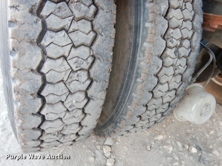 image for item DJ2752 1985 GMC Brigadier  semi truck