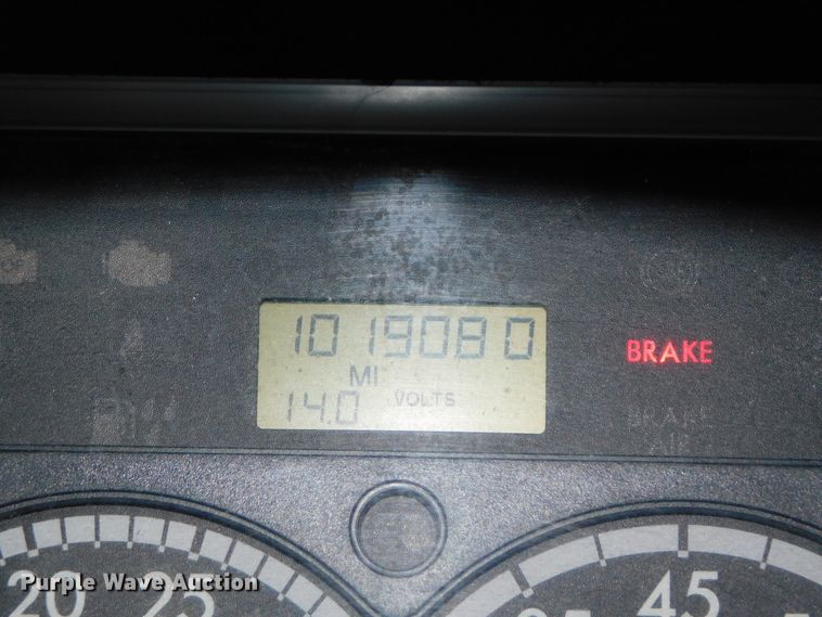 image for item DJ5874 2015 Freightliner Cascadia 125  semi truck