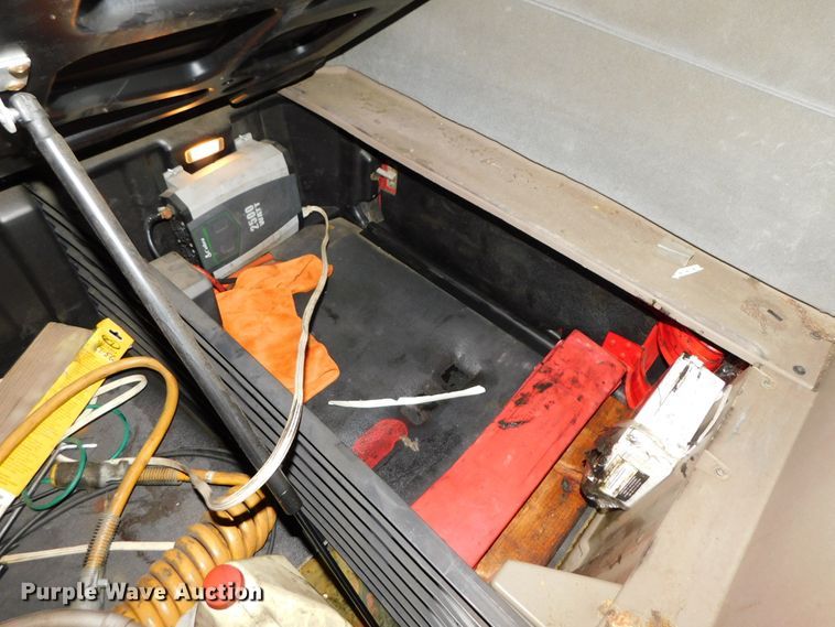 image for item DJ5874 2015 Freightliner Cascadia 125  semi truck