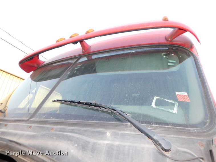 image for item DJ5874 2015 Freightliner Cascadia 125  semi truck