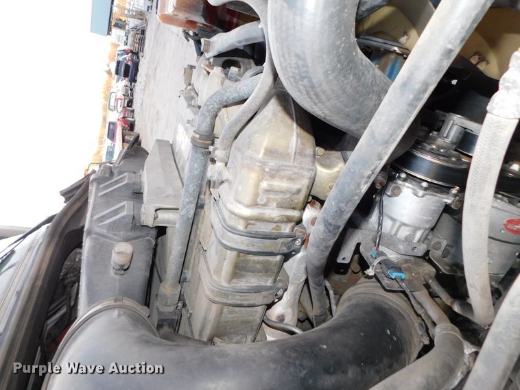 image for item DJ5874 2015 Freightliner Cascadia 125  semi truck