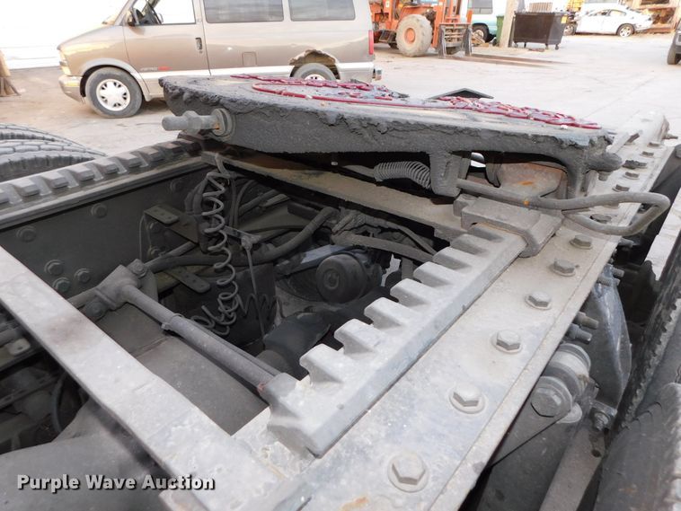 image for item DJ5874 2015 Freightliner Cascadia 125  semi truck