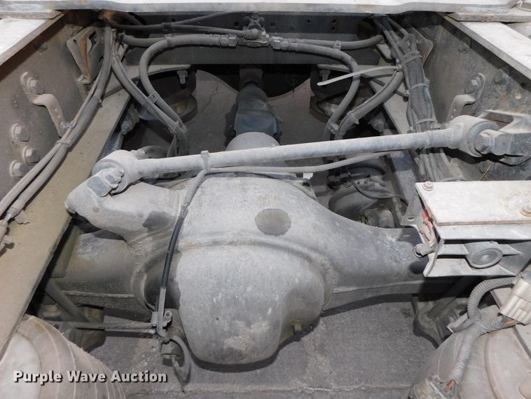 image for item DJ5874 2015 Freightliner Cascadia 125  semi truck