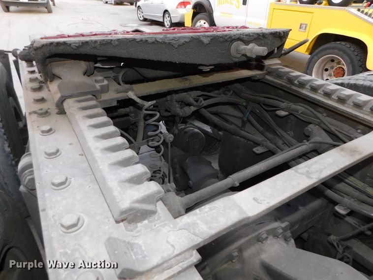 image for item DJ5874 2015 Freightliner Cascadia 125  semi truck