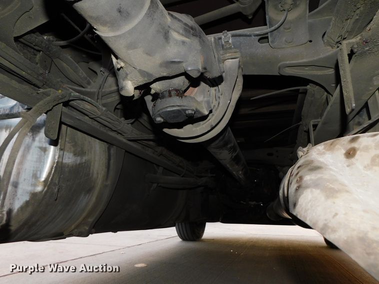 image for item DJ5874 2015 Freightliner Cascadia 125  semi truck