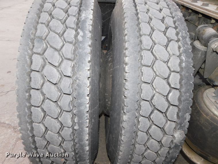 image for item DJ5874 2015 Freightliner Cascadia 125  semi truck