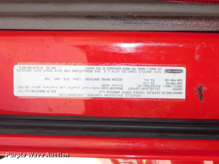 image for item DJ5874 2015 Freightliner Cascadia 125  semi truck