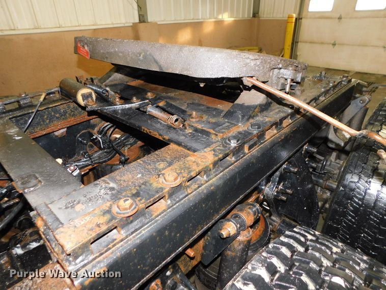 image for item DJ5892 2001 Freightliner Columbia  semi truck