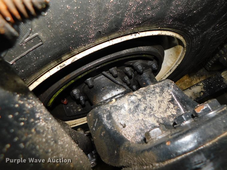 image for item DJ5892 2001 Freightliner Columbia  semi truck