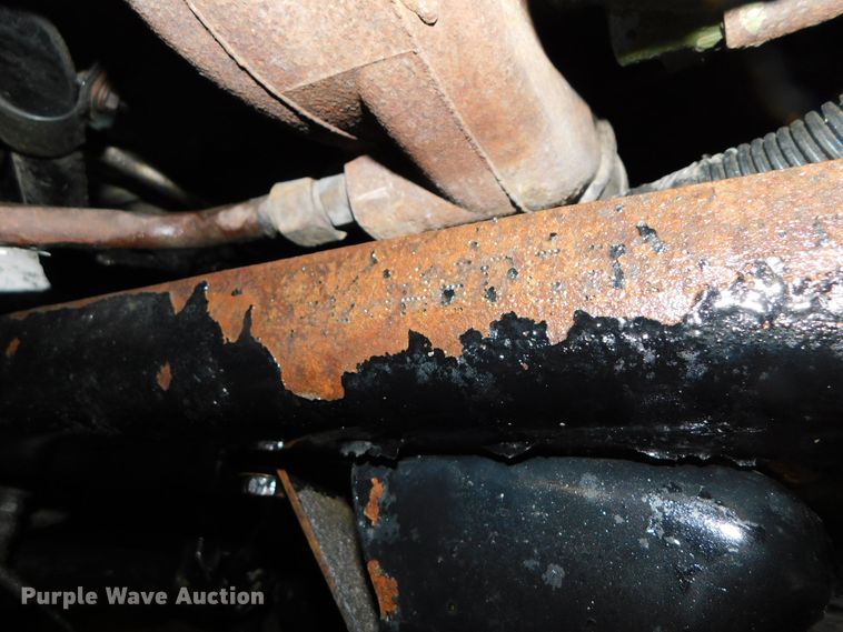 image for item DJ5892 2001 Freightliner Columbia  semi truck