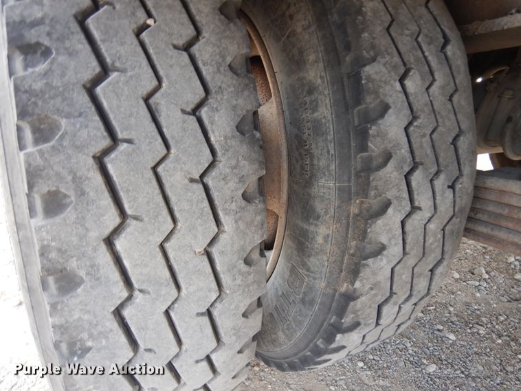 image for item DJ6656 2007 Neville oilfield trailer