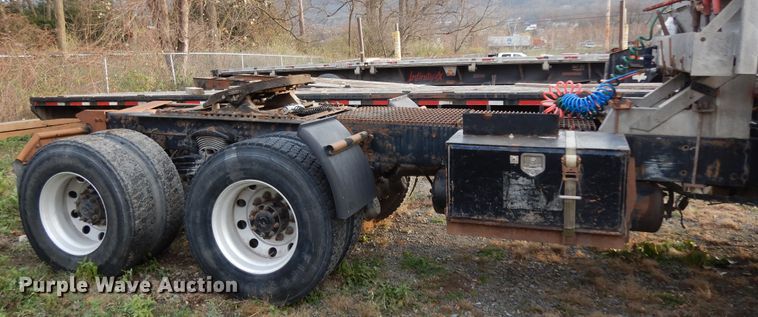 image for item DJ8067 2007 Sterling L-Line  semi truck