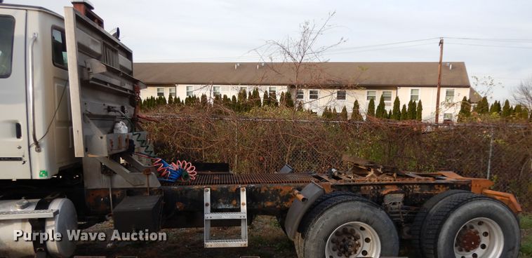 image for item DJ8067 2007 Sterling L-Line  semi truck