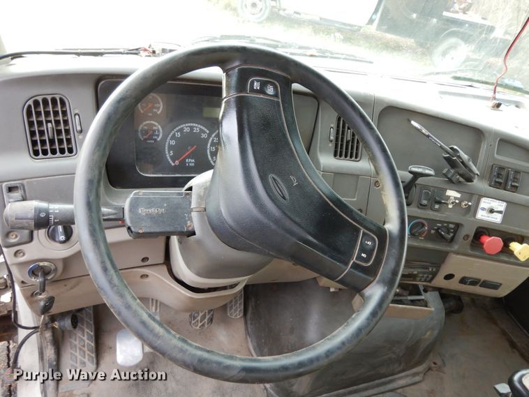 image for item DJ8067 2007 Sterling L-Line  semi truck