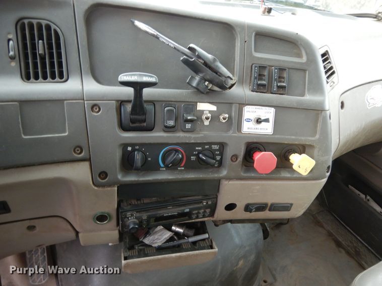 image for item DJ8067 2007 Sterling L-Line  semi truck