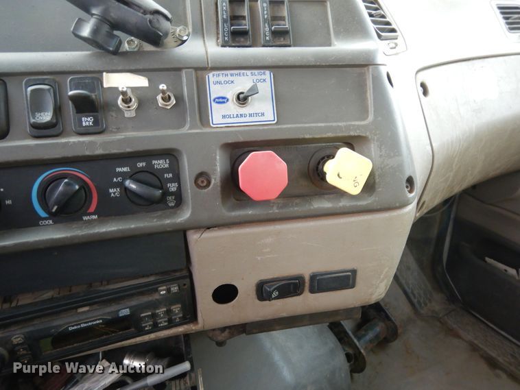 image for item DJ8067 2007 Sterling L-Line  semi truck