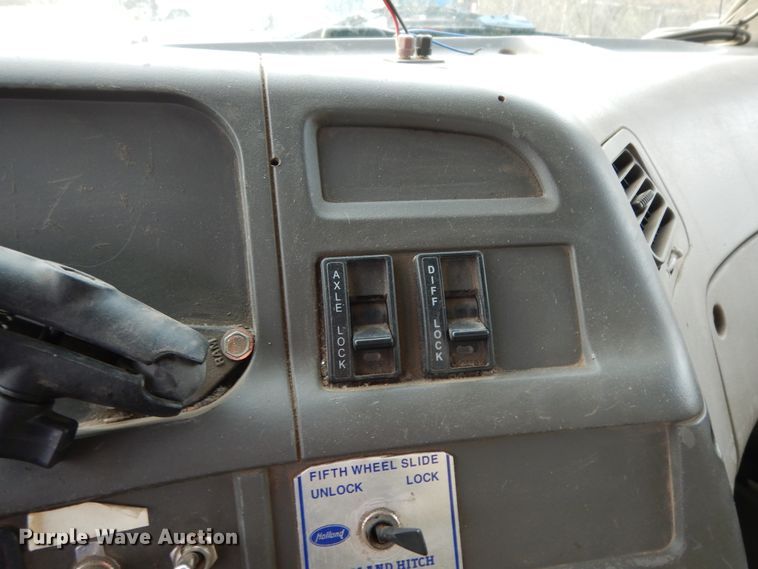 image for item DJ8067 2007 Sterling L-Line  semi truck