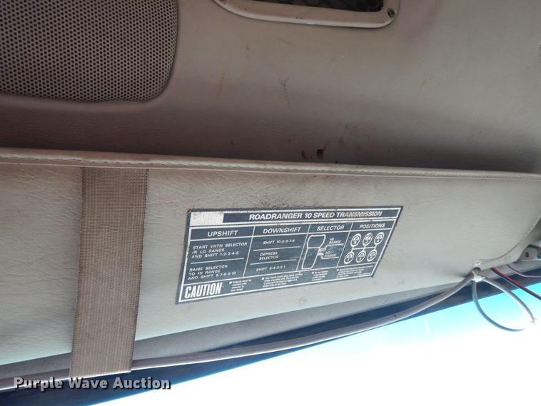 image for item DJ8067 2007 Sterling L-Line  semi truck