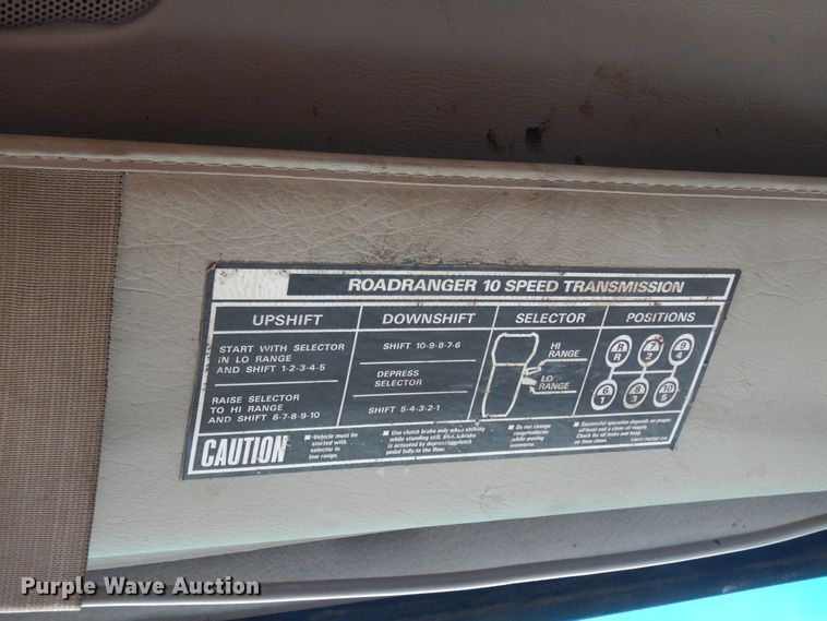 image for item DJ8067 2007 Sterling L-Line  semi truck