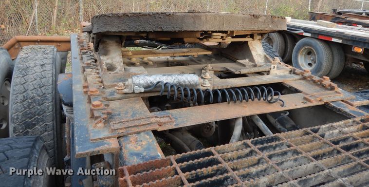 image for item DJ8067 2007 Sterling L-Line  semi truck